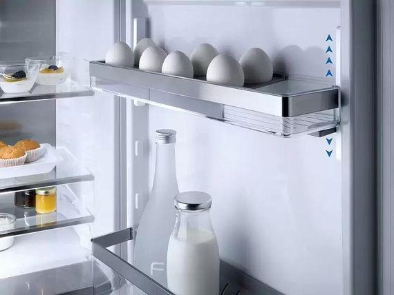 Встраиваемый холодильник Miele KFN 7785 C