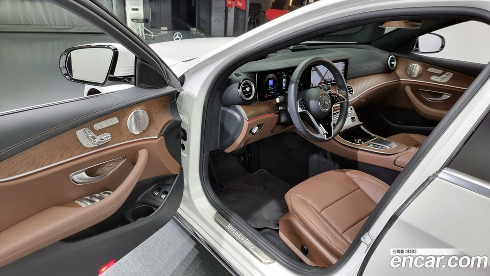 Mercedes-Benz E-Class W213 E300e 4MATIC Exclusive (05.2021)