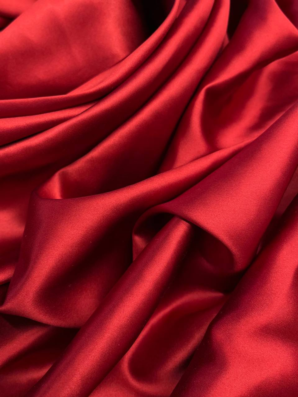 Шелк с вискозой и эластаном атласный красный