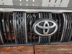 Решетка радиатора Toyota Land Cruiser Prado 150 17-нв Б/У Оригинал 5310160F60