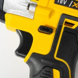 гайковерт 18V аккумуляторный бесщеточный Dewalt