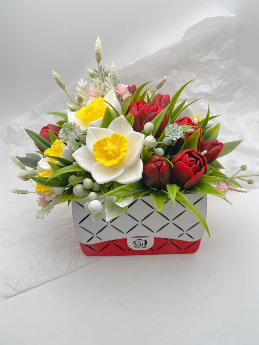 Букет из мыла «Тюльпаны и нарциссы, рэд»