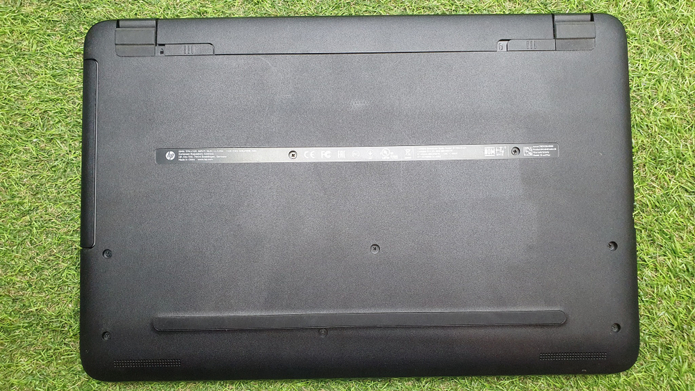 Ноутбук HP i3/4Gb/R5 M330 2Gb/15-ac011ur [n0j84ea]/Windows 10