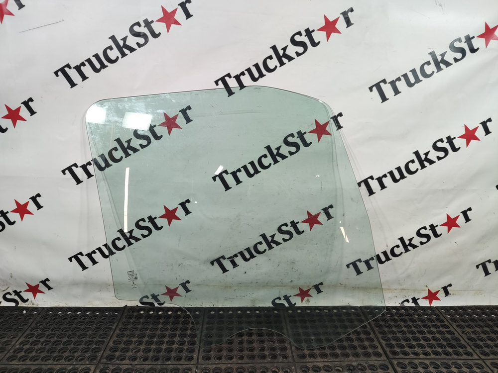 Стекло двери левой