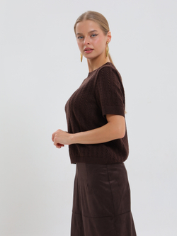 Ажурная футболка с вертикальными полосами