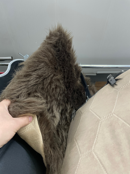 Подушка (Уральский Медведь) на сиденье из искусственного меха, накидка, длинный ворс (1 шт,.) =