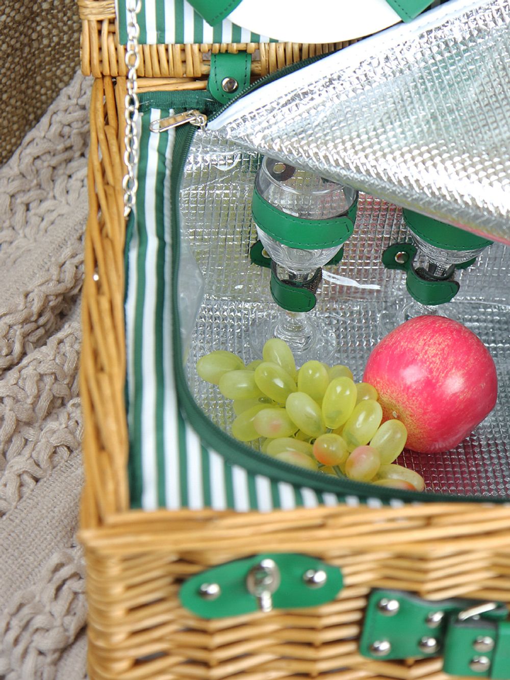 HOLYDAY BASKET Набор для пикника с термосумкой на 4 персоны