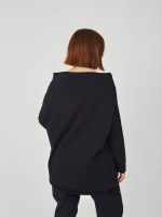 Лонгслив оверсайз с вырезом лодочка