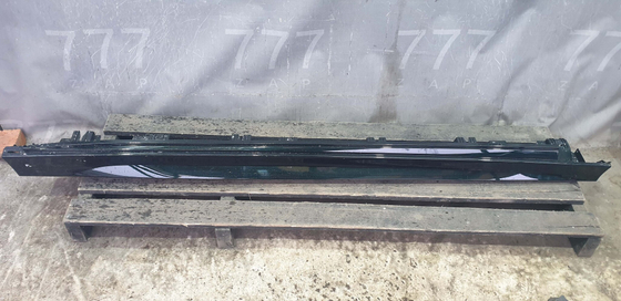 Накладка порога правого Mercedes GLE (V167)  Б/У Оригинал A1676982301