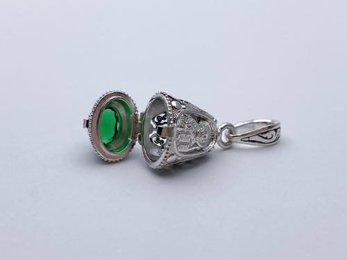 Ладанка из серебра/Чернение/С подвижным ухо/Со вставкой из фианитов/Николай