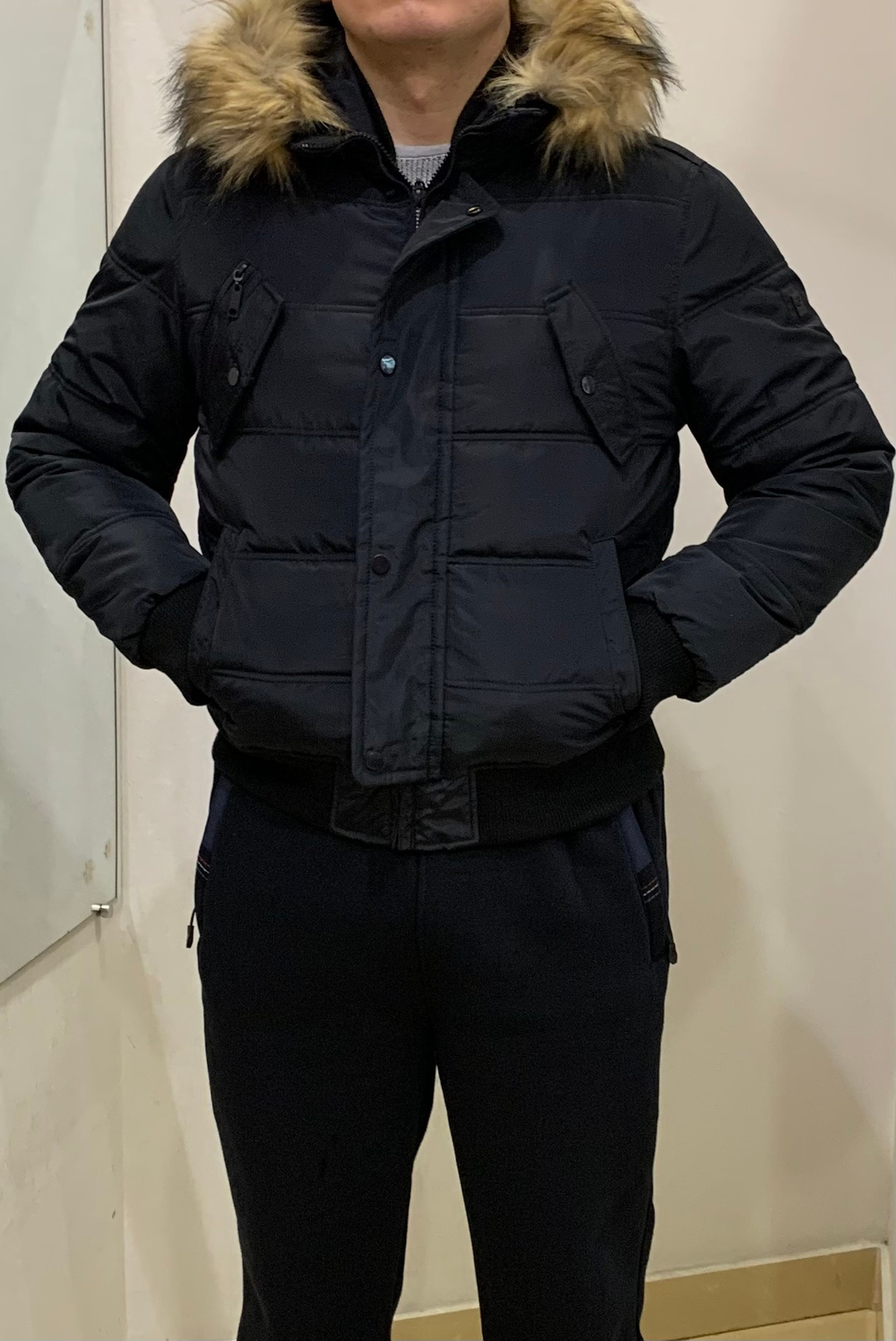 Стильная мужская короткая куртка-парка на синтепоне