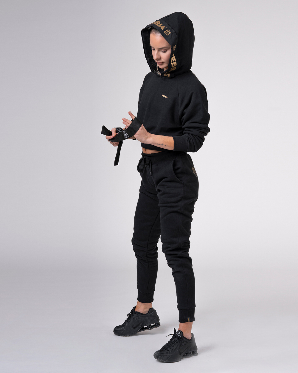 Брюки женские Nebbia 826 Sweatpants Gold Classic