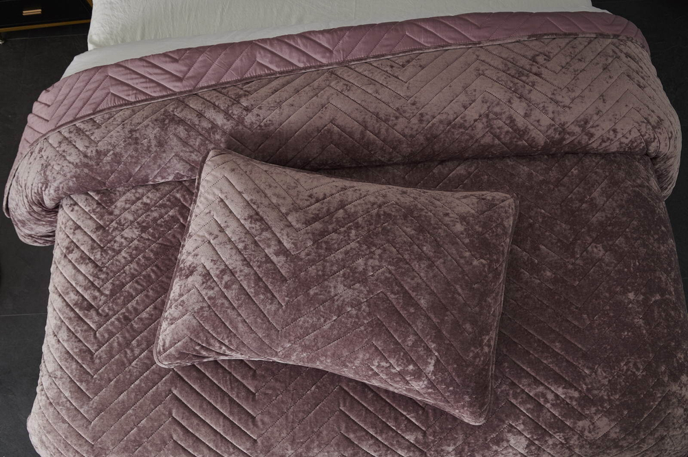 Покрывало 160x220 Sofi De MarkO Фернанд пепельно-розовое