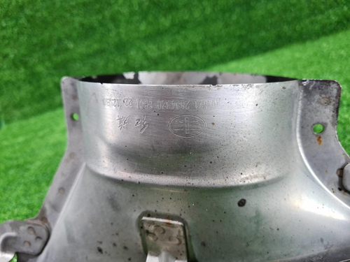 Насадка глушителя правая Hongqi H9 (2020-н.в.)