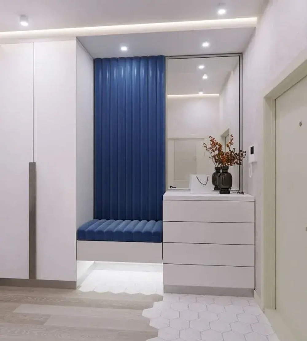 Мягкие панели и сиденье в прихожую