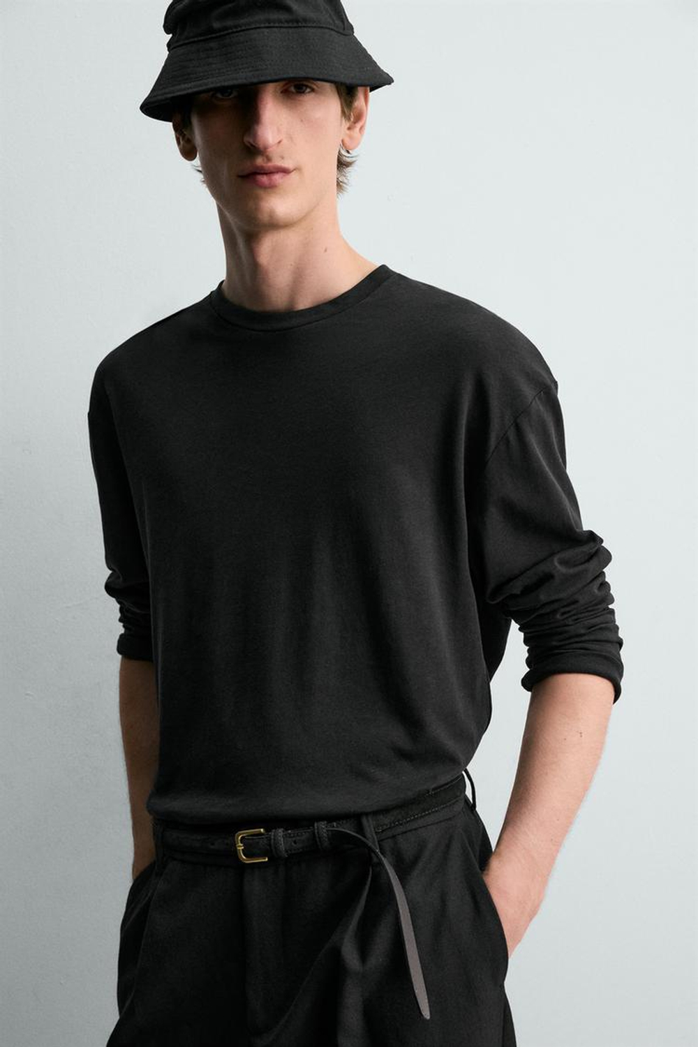 ZARA ФУТБОЛКА ИЗ ХЛОПКА И ЛЬНА, ЧЕРНЫЙ