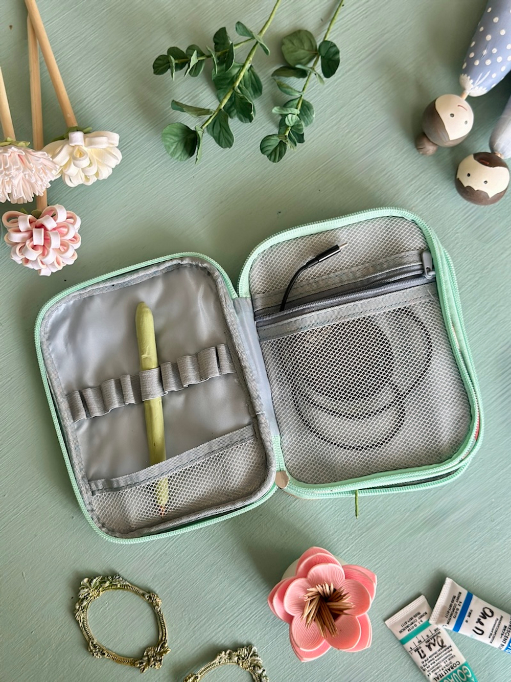 Пенал-оганайзер для хранения вязальных спиц и принадлежностей для рукоделия