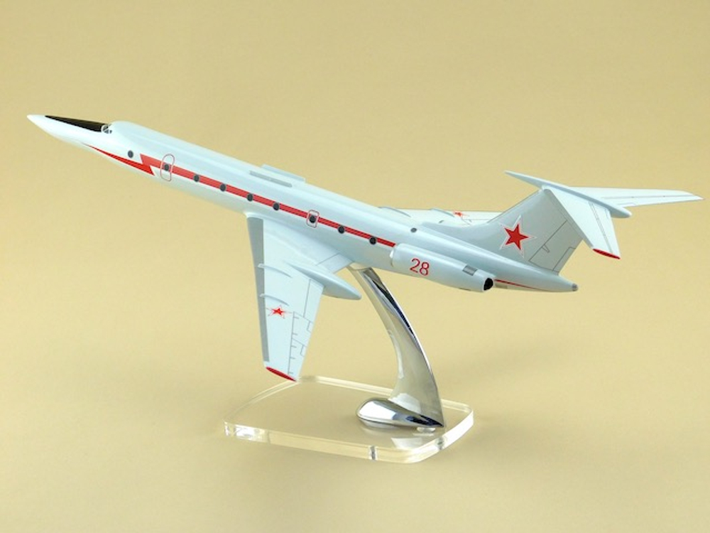 Модель самолета Ту-134 УБЛ (М1:100, ВВС, Красная полоса, звезда на киле)