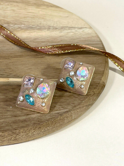 Серьги пусеты ромб с камнями