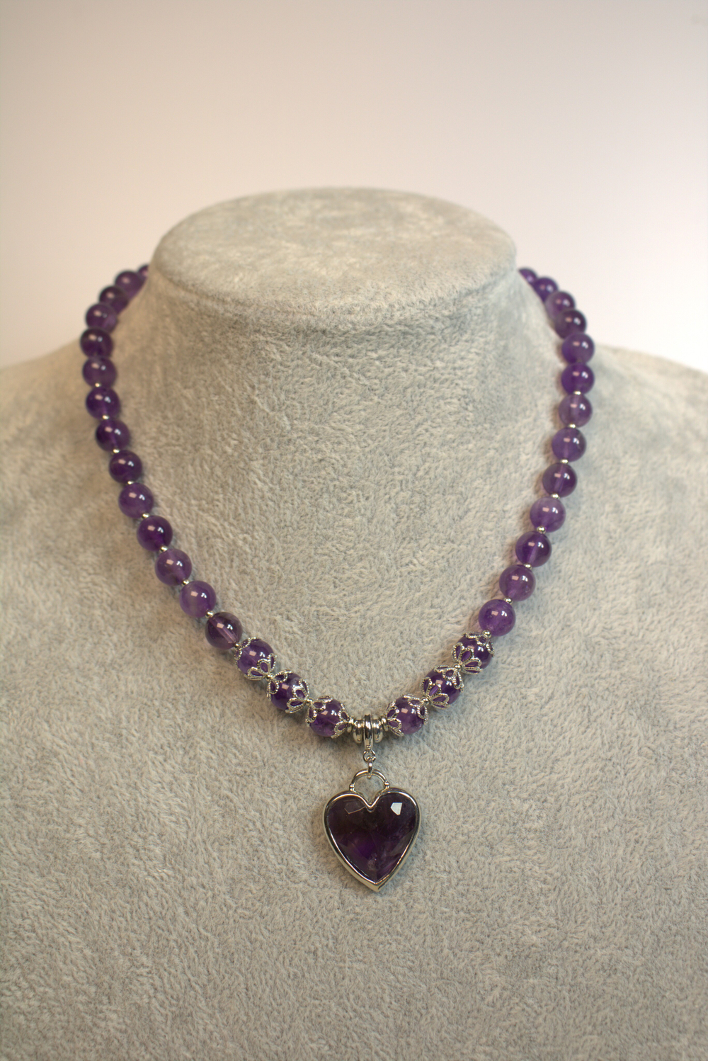 Чокер из аметиста "Аметистовое сердце"