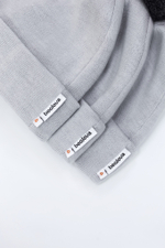 Шапка серая со сменным помпоном