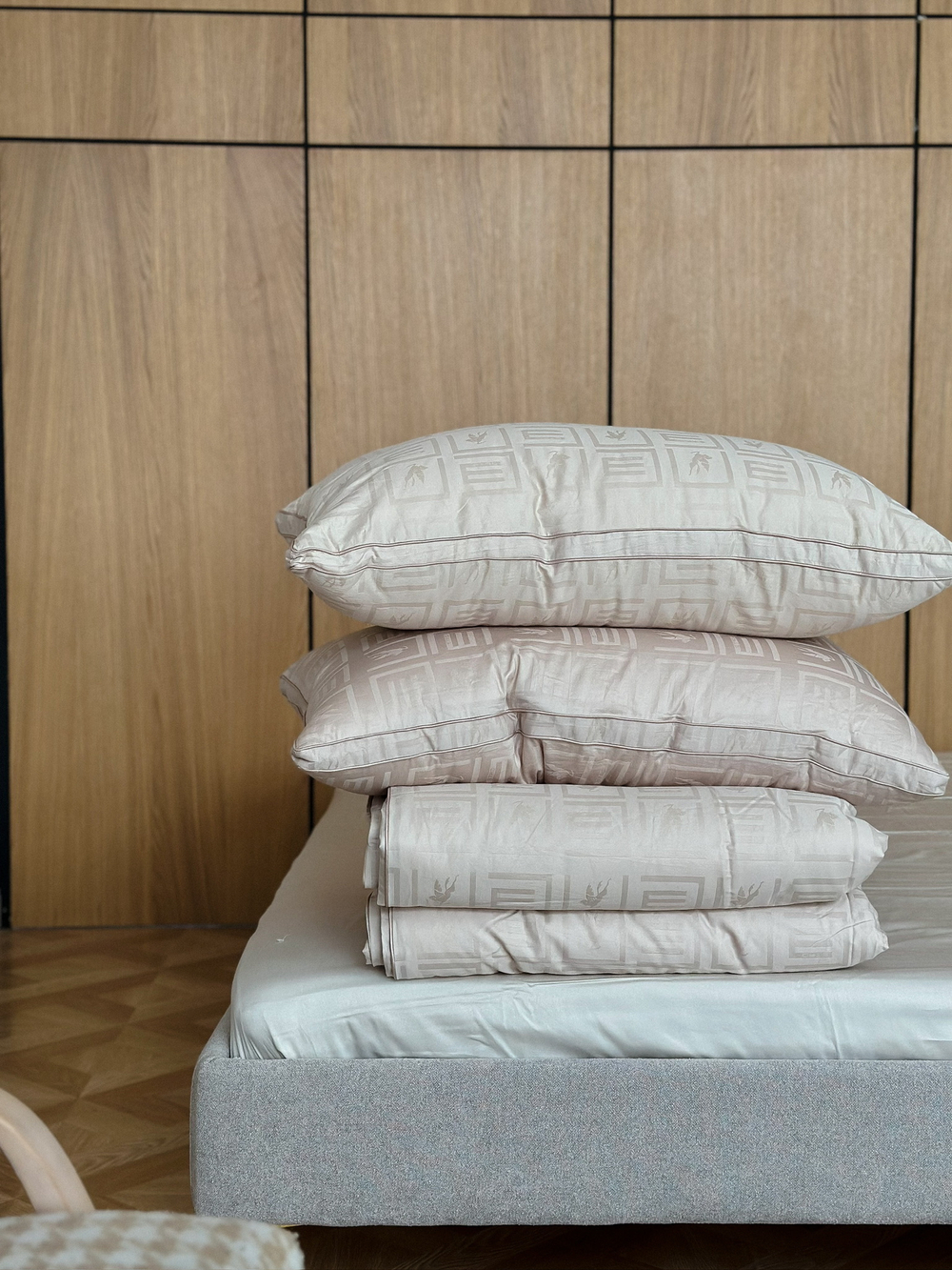 Подушка ETRO Base Beige 50x70