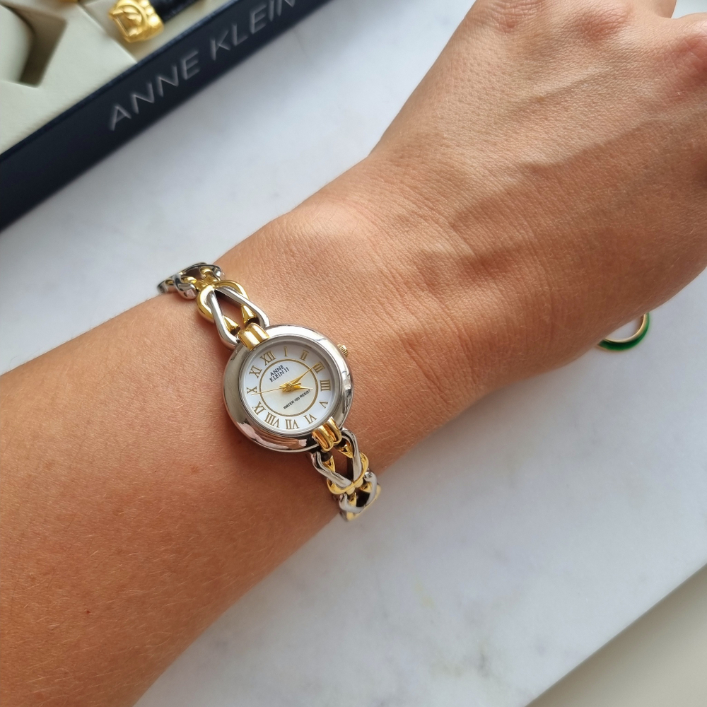 Часы Anne Klein со сменными безелями и ремнями