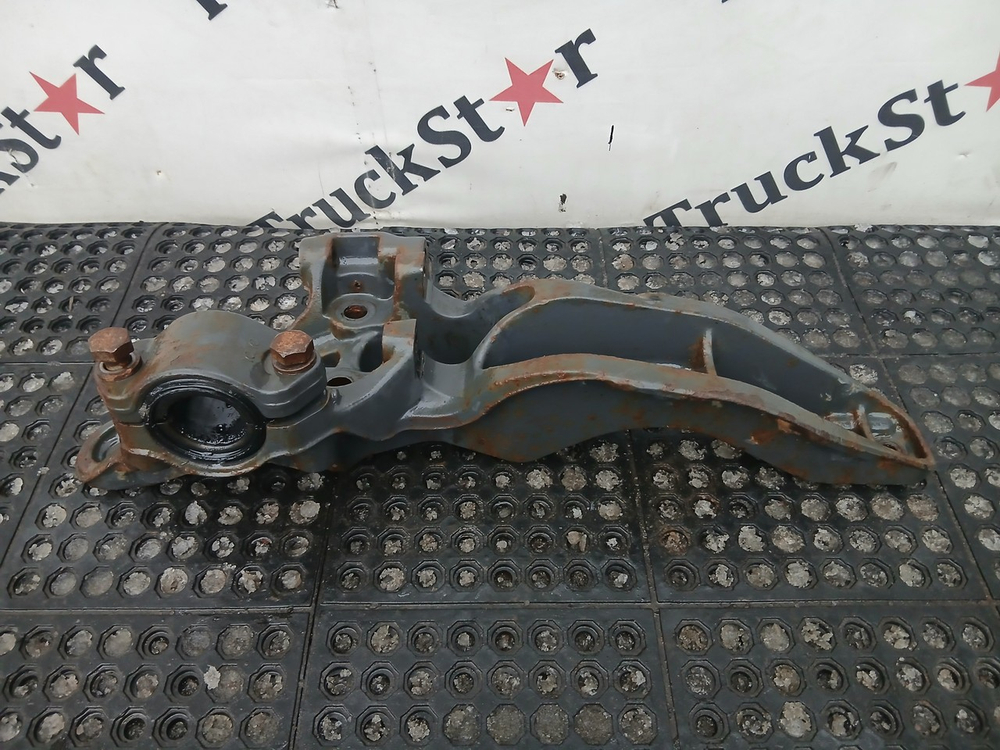 Кронштейн пневморессоры задний левый