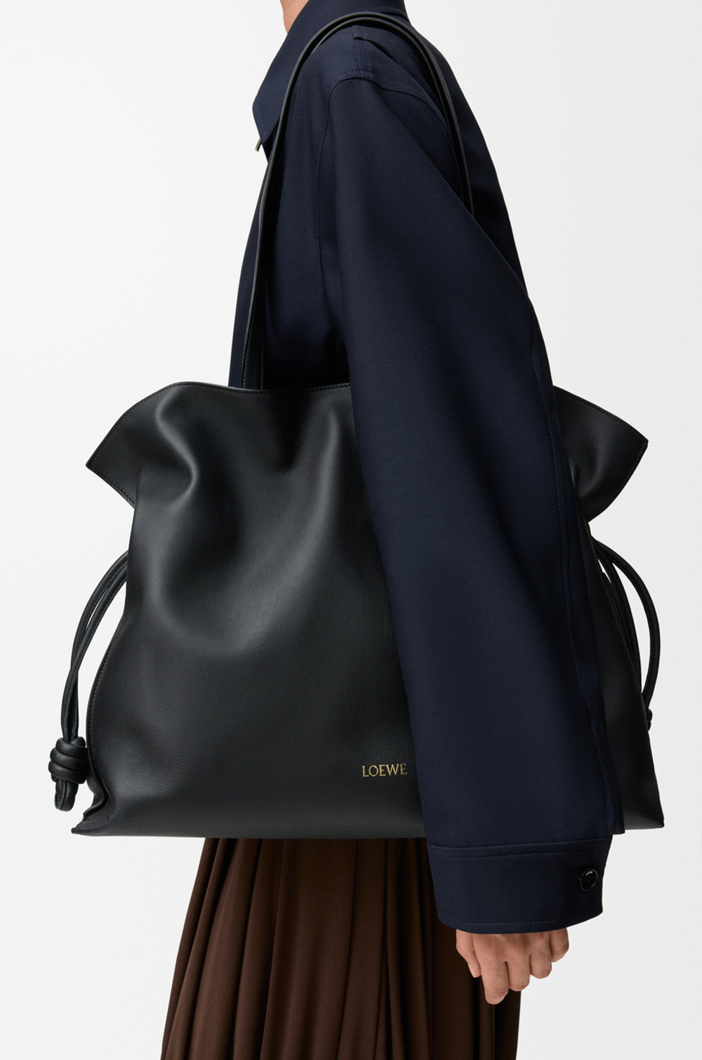 Loewe Сумка-клатч XL Flamenco из телячьей кожи наппа, черный