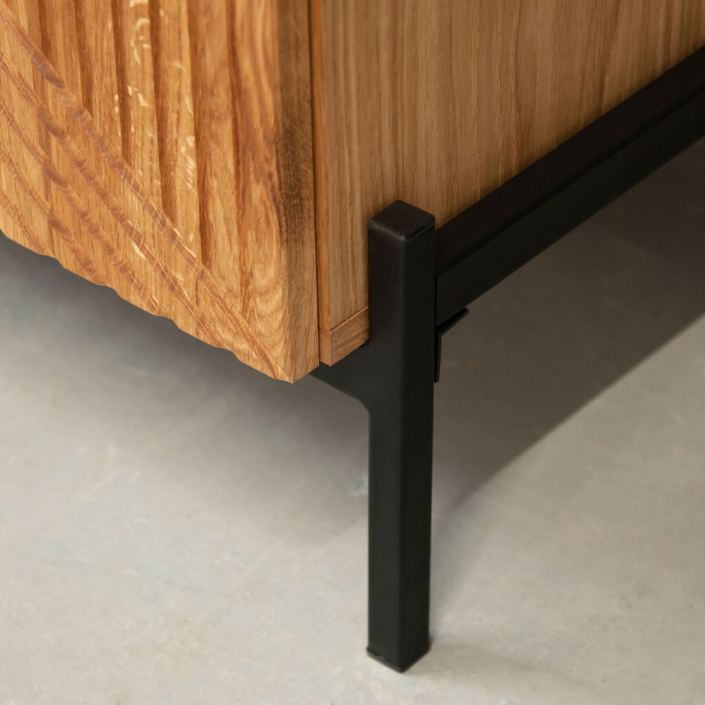 Тумба под телевизор Грувс, массив дуба, лофт