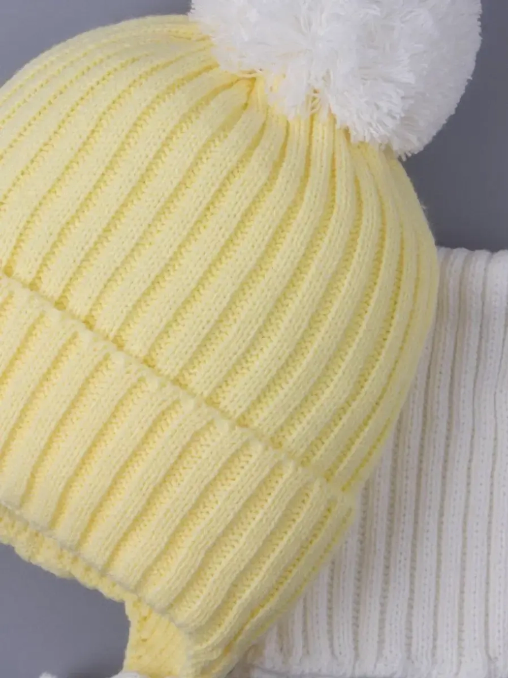 Шапка детская осенняя вязаная и снуд