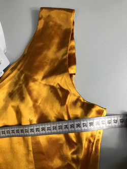 Топ The Moonочень красивый, маркировка S, на 44 размер, новый