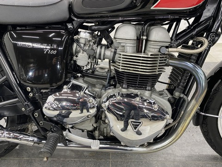 Triumph Bonneville T100 2007