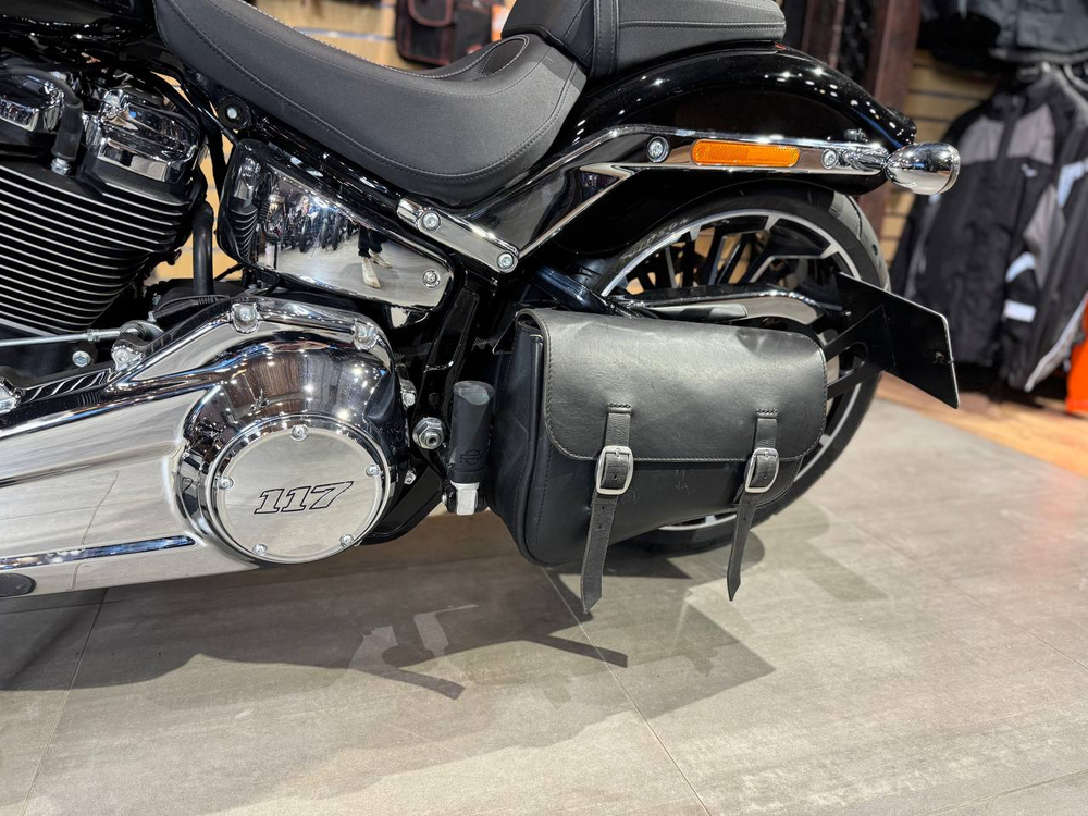 Harley-Davidson BREAKOUT 117 (Vivid Black) с НДС