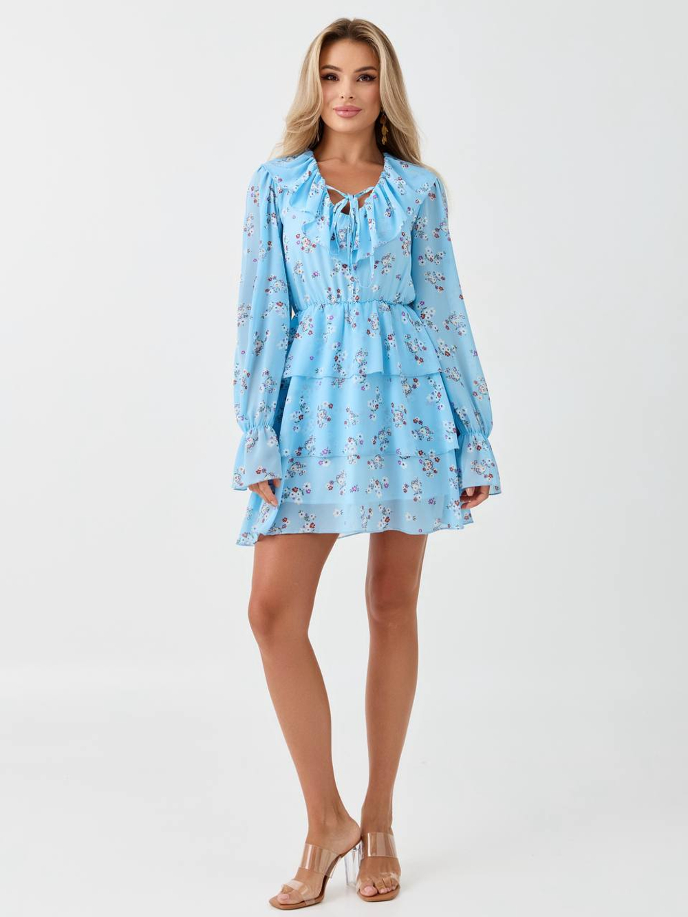 Платье с рюшами и оборками в цветочек