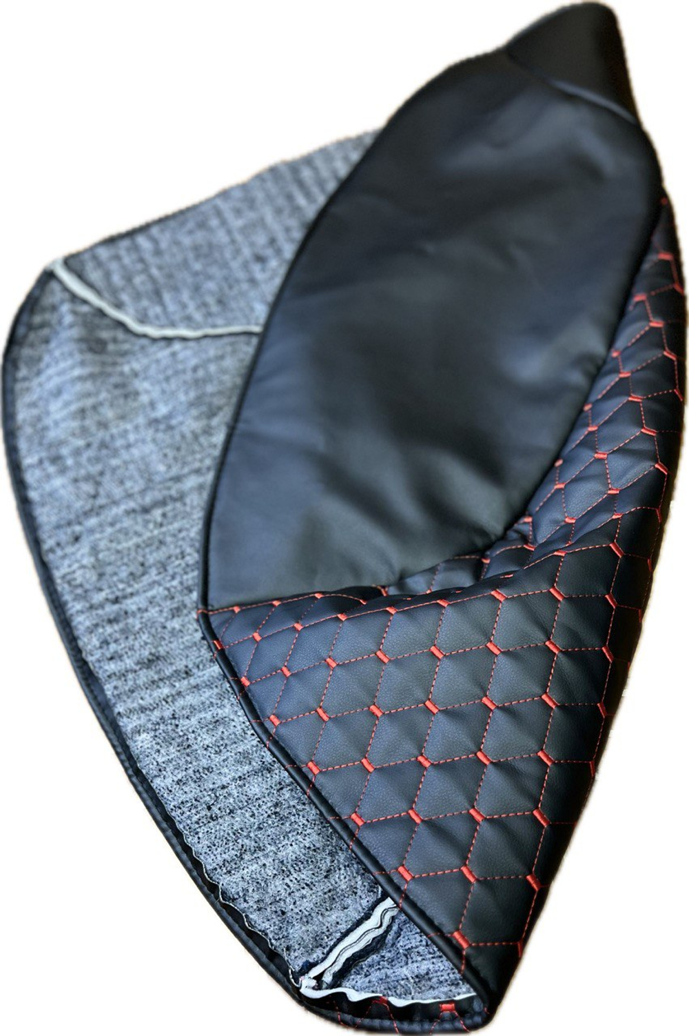 Утеплитель капота УАЗ 452, 2206, 3303 (красная нить Рубин)