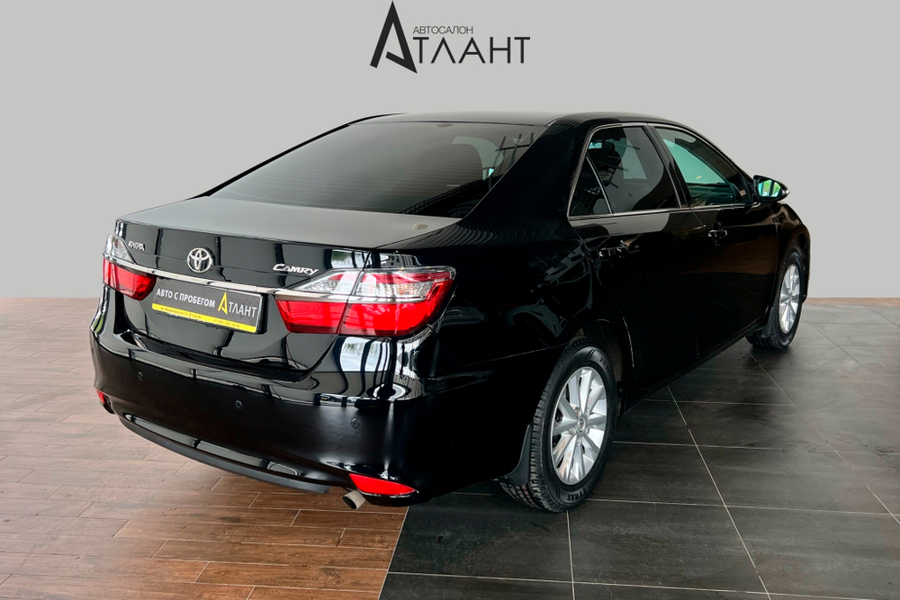 Toyota Camry, 2015 год