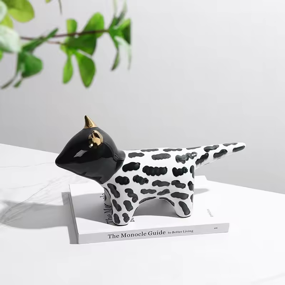 Статуэтка Brindle hand drawn dog