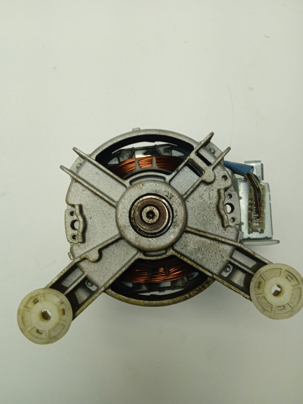 WFO2042OE кт1 Электродвигатель для стиральной машины Bosch 144797 б/у 6 контактов