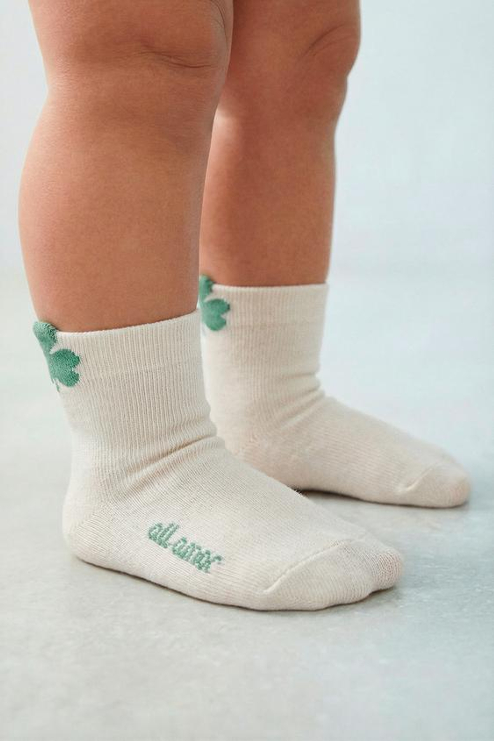 ZARA ВЫСОКИЕ НОСКИ С КЛЕВЕРОМ, ЭКРЮ/ЗЕЛЕНЫЙ