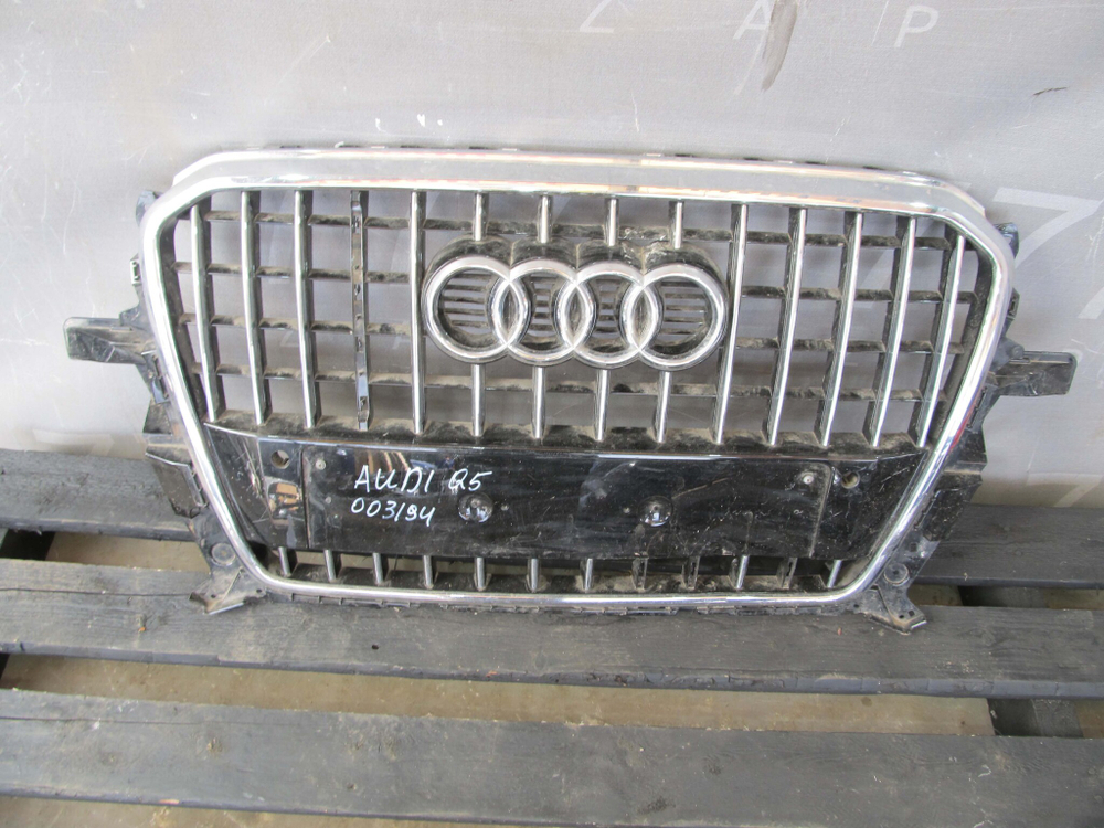 Решетка радиатора Audi Q5 (8R) 12-15 Б/У Оригинал 8r0853651ab