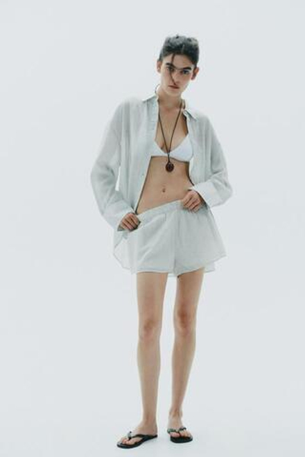 ZARA ПОЛОСАТЫЕ ШОРТЫ В ПИЖАМНОМ СТИЛЕ ИЗ МАРЛИ, БЕЛЫЙ / ЗЕЛЕНЫЙ