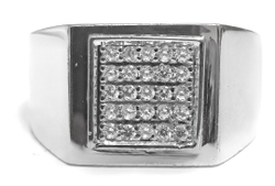 Ювелирное кольцо из серебра с фианитами