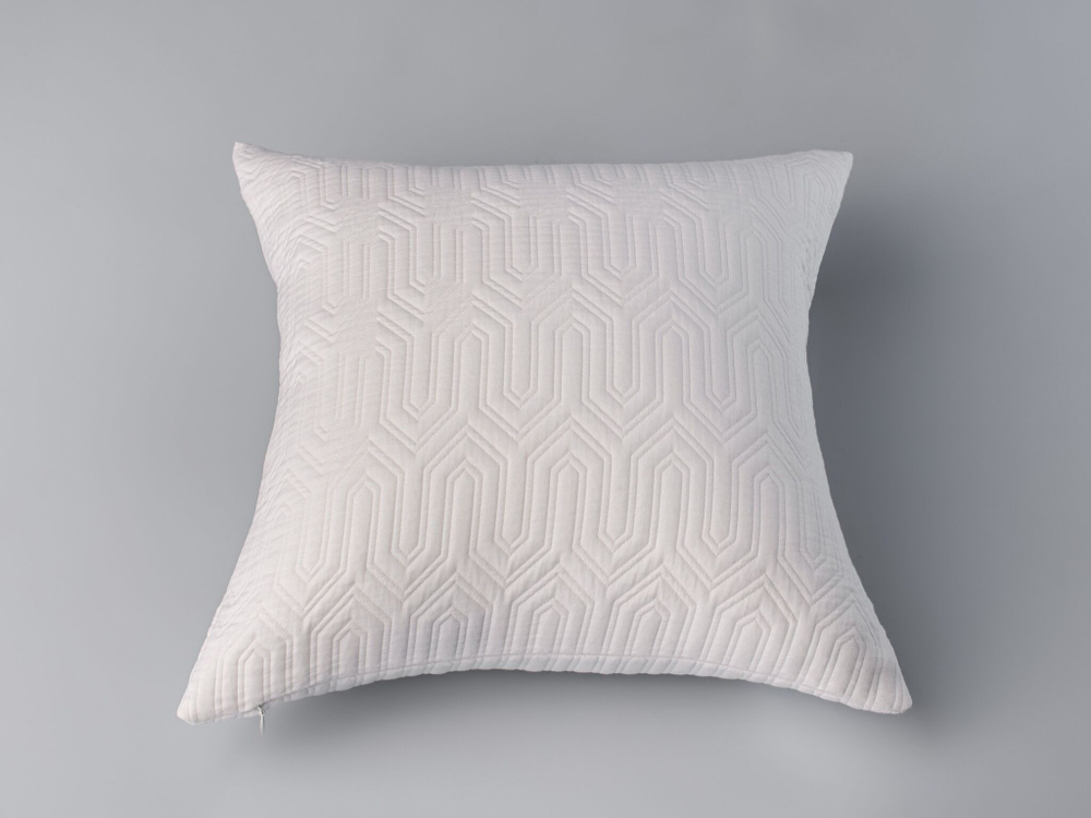 Покрывало 240х260 и 2 декоративные подушки 45х45 Claire Batiste Klee Greg белые