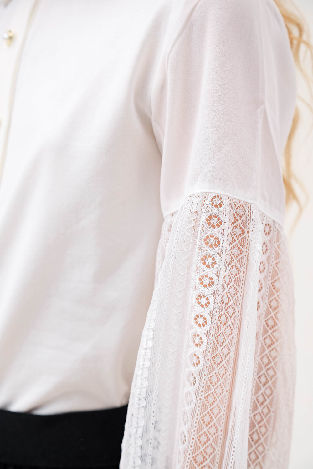 Блуза с длинным рукавом трикотажная для девочки DELORAS C63311