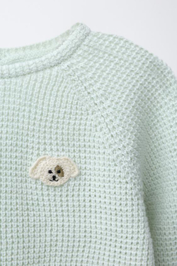 ZARA ВЯЗАНЫЙ СВИТЕР С ВЫШИВКОЙ СОБАКИ, ВОДЯНИСТО-ГОЛУБОЙ