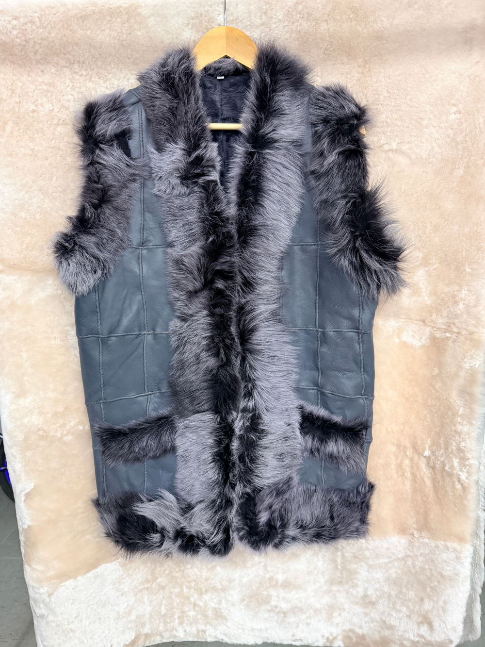 Жилет из натуральной овчины. 42-44 Размер