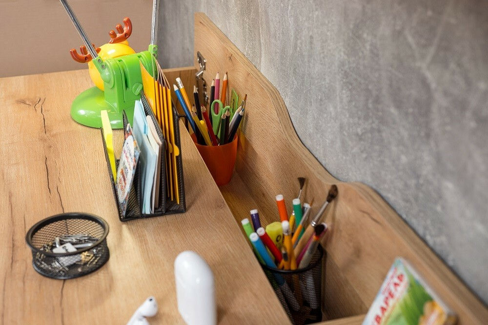 Стол письменный Лойс 84