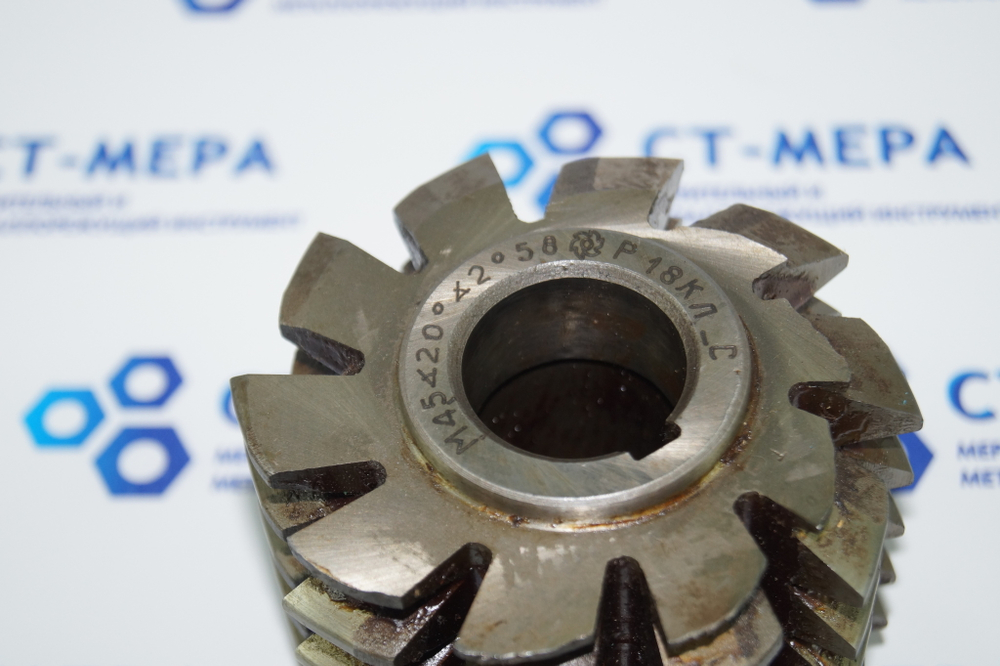 Фреза червячная модульная М4.5 20град. Р18 кл. С