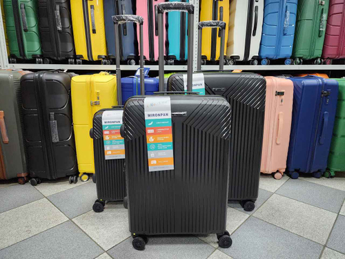 Чемодан Средний (М) полипропилен "Mironpan" съёмные колёса